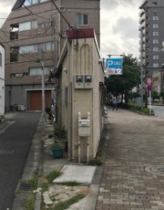 狭小間口の建物